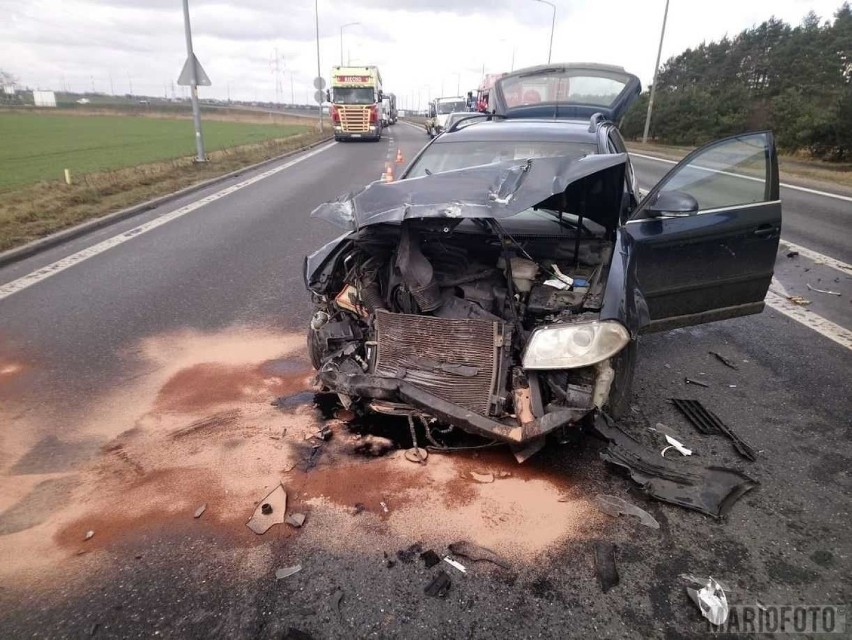 Zderzenie toyoty z volkswagenem na obwodnicy Opola.