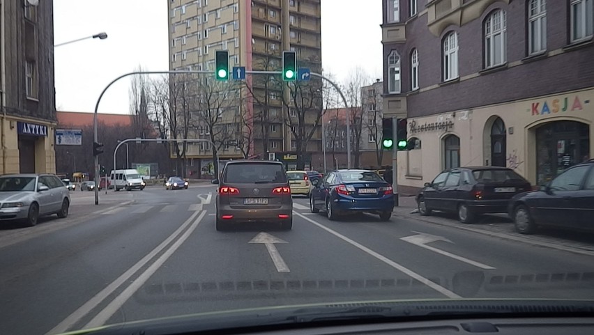 Strajk generalny w Katowicach: Autobusy i tramwaje kursują normalnie [ZDJĘCIA]