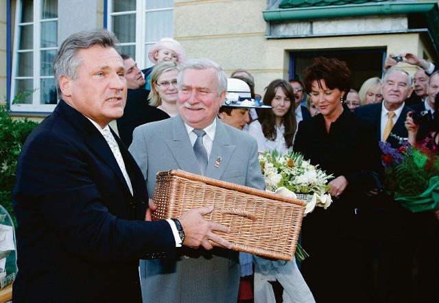 Na imieninach u Lecha Wałęsy pojawił się nawet Aleksander Kwaśniewski. Lech Kaczyński w tym roku raczej nie zagości