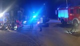 Nocne zderzenie motoroweru z osobówką w Jaśle. 15- i 17 latek z obrażeniami [ZDJĘCIA]