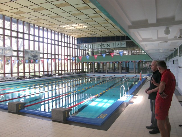 Spłycenie sportowej niecki i dobudowanie basenu z atrakcjami ma poprawić mizerną frekwencję na pływalni w Mościcach
