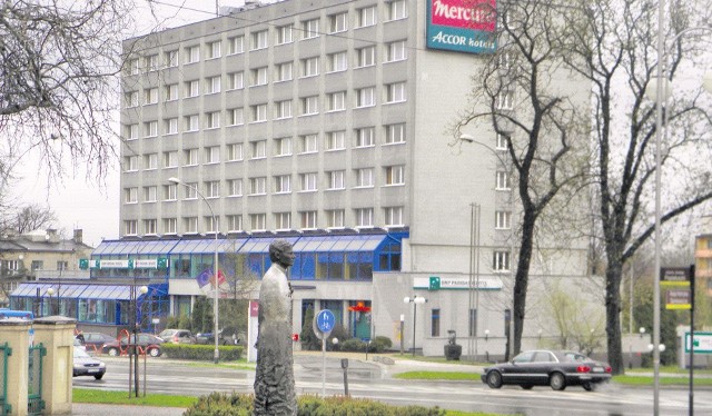 Trzygwiazdkowy hotel Mercure Patria był  pierwszą tej klasy wizytówką hotelową miasta.