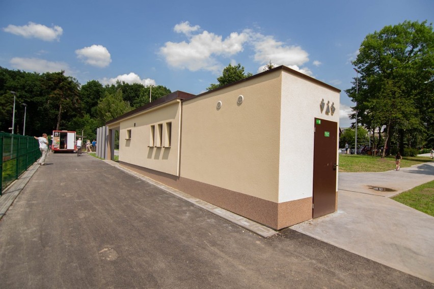 Puławy. Nowy skatepark oficjalnie otwarty. Rolkarze przetestowali go zaraz po otwarciu. Robi wrażenie!