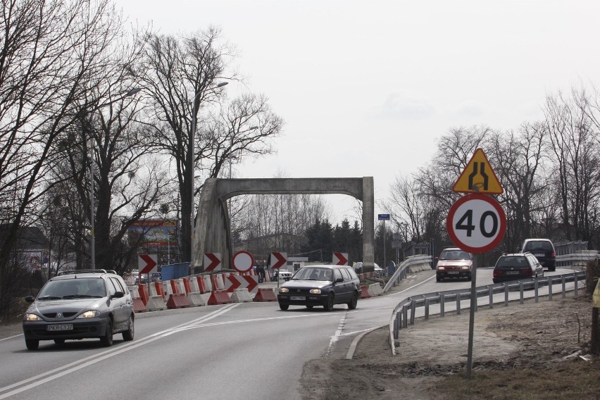 Wrocław: W kierunku Poznania jedziemy już tymczasowym mostem (ZDJĘCIA)