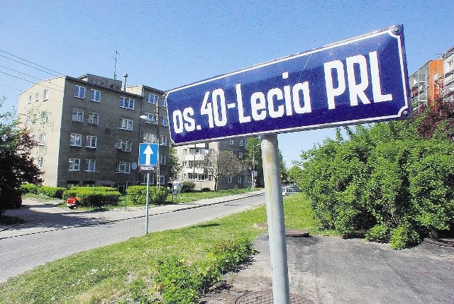 Niektórzy mieszkańcy Czerwonaka wciąż mają w dowodach osobistych os. 40-lecia PRL