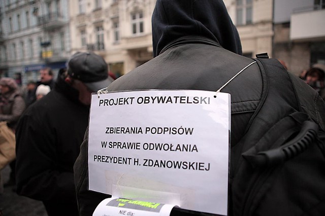 52 tysiące podpisów zebrali organizatorzy referendum w sprawie odwołania prezydent Łodzi Hanny Zdanowskiej.
