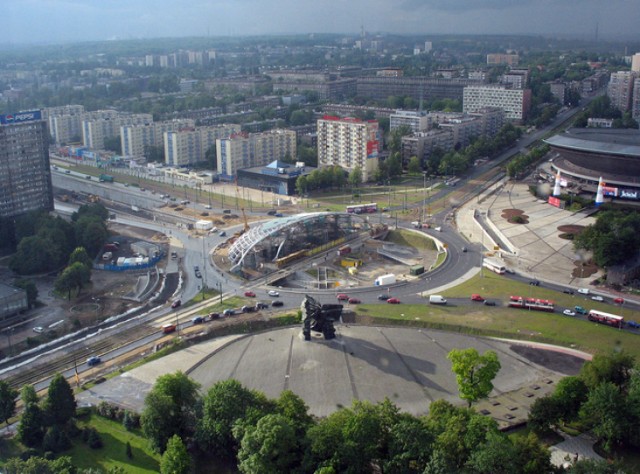 Na trzecim miejscu znalazły się Katowice, gdzie na 1000 mieszkańców w mieście przypada 57,3 przestępstw z czego wykryć udaje się blisko 60 procent.