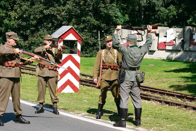 Wcześniejsze ekranizacje i inscenizacje wypadków na Westerplatte nie budziły takich kontrowersji