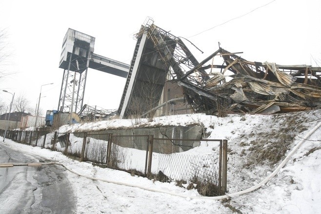 Kopalnia Bielszowice już fedruje po pożarze. Węgiel jeździ ciężarówkami