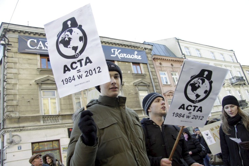 Lublin: Protestowali przeciwko ACTA (ZDJĘCIA)