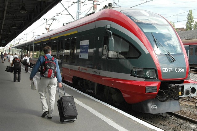 200 miejsc mniej niż zwykle mieli do dyspozycji pasażerowie rannego pociągu do stolicy