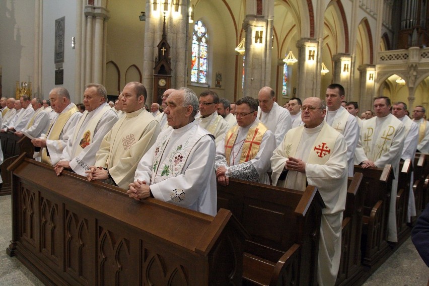 Wielki Czwartek to święto kapłanów. Jacy są księża w regionie łódzkim?