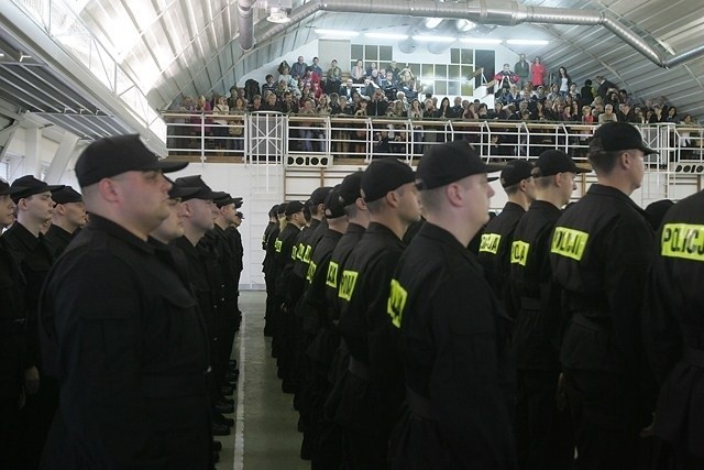 Ślubowanie nowych policjantów śląskiego garnizonu