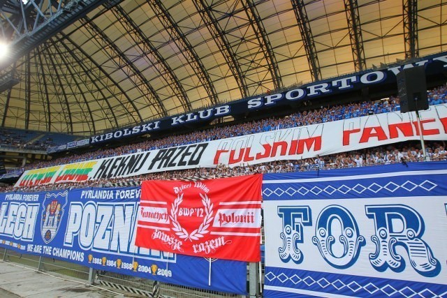 Kontrowersyjny transparent na meczu Lech - Żalgiris