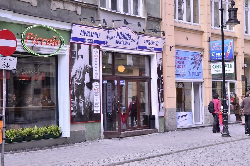 Pijalnia wódki i piwa przy ul. Wrocławskiej.