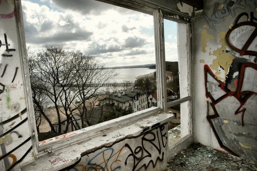 Stare sanatorium w Gdyni. &quot;Zdrowie&quot; najniebezpieczniejszym miejscem w mieście? ZDJĘCIA