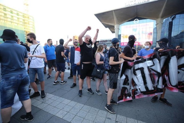 W Katowicach odbyła się w sobotę, 21 sierpnia, demonstracja anty-LGBT pod hasłem "Nie dla ideologii LGBT, nie oddamy im Polski"