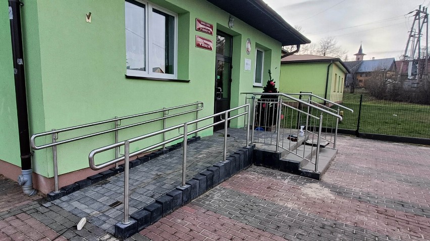 Gmina Lesko realizuje projekt "Dostępna Szkoła", który eliminuje bariery dla osób niepełnosprawnych