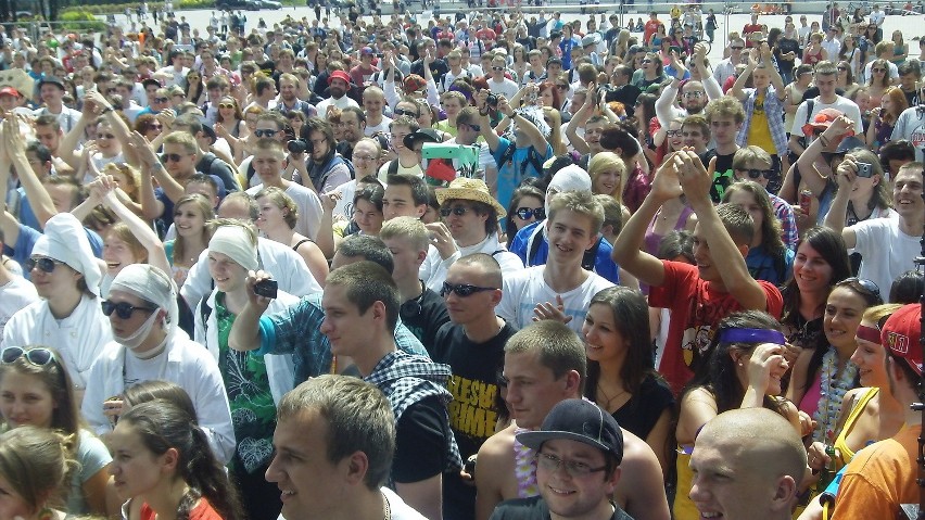 Juwenalia Śląskie 2012: Tłum studentów w Katowicach [WIĘCEJ ZDJĘĆ]