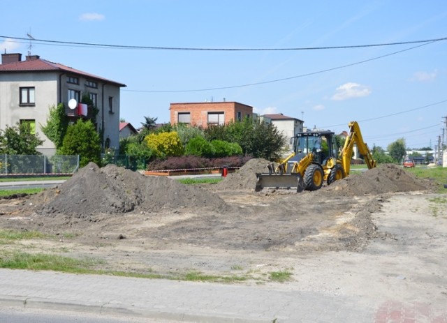 Budowa zatoki przy ul. Topolowej w Piotrkowie ruszyła w poniedziałek