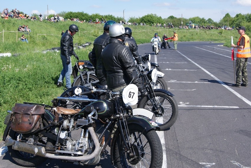 Super-Veteran: Zabytkowe motocykle po raz 8. na Torze Lublin