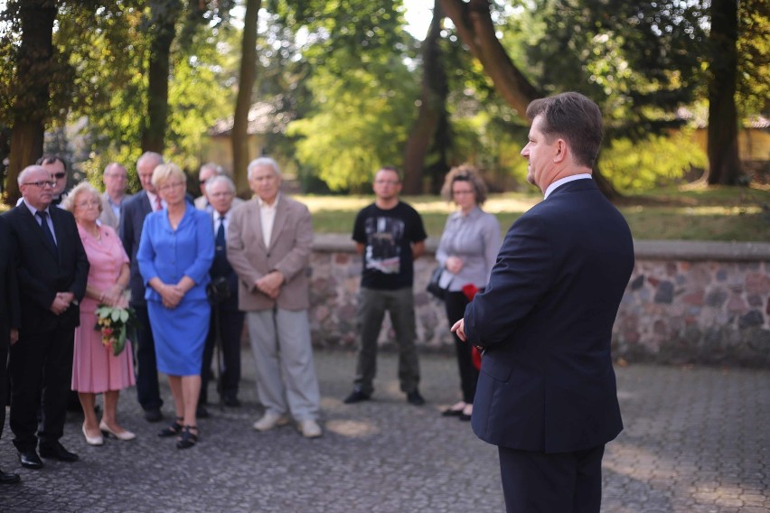 Dzień Sybiraka w Malborku [ZDJĘCIA]. Kwiaty i wspomnienie ofiar rosyjskiej napaści