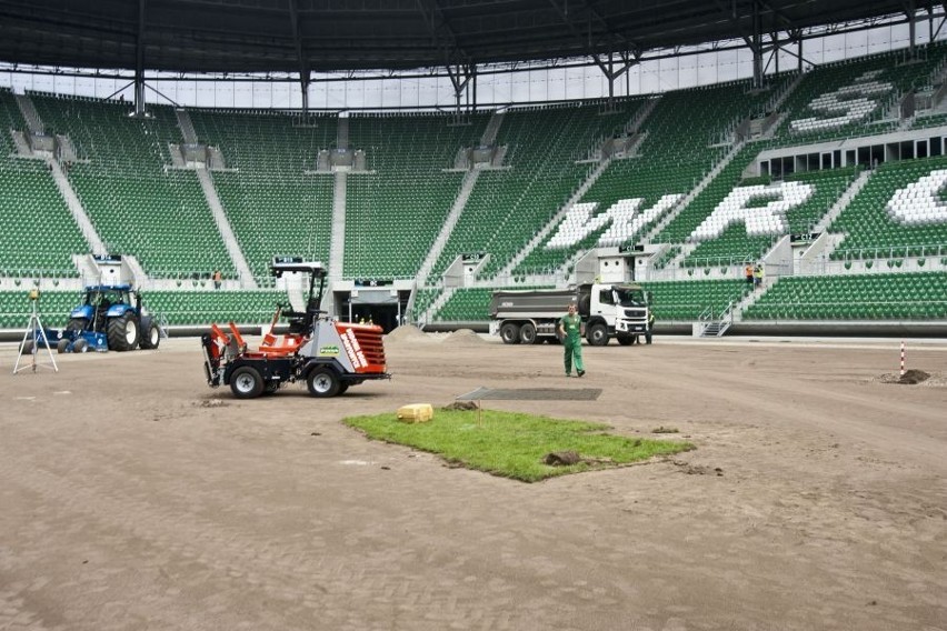 Wrocław: 100 tysięcy euro na nową murawę stadionu na Pilczycach (ZDJĘCIA)