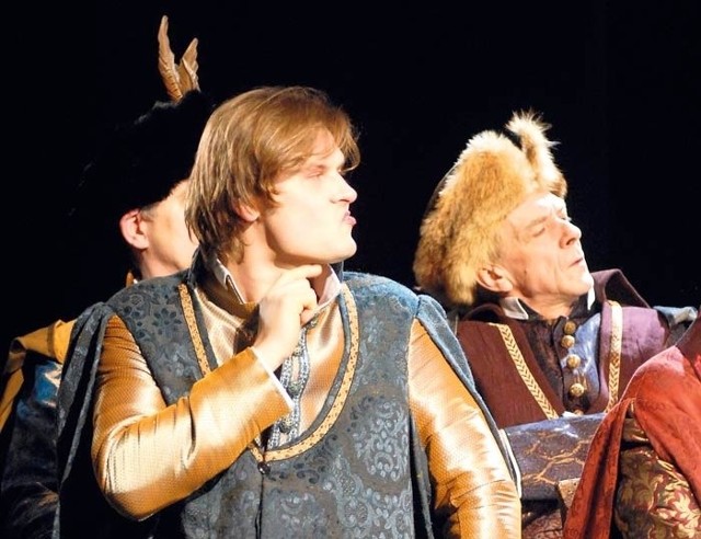 Sztuka Pawła Huellego "Sarmacja" w reżyserii Krzysztofa Babickiego stała się hitem sezonu w Teatrze Osterwy.