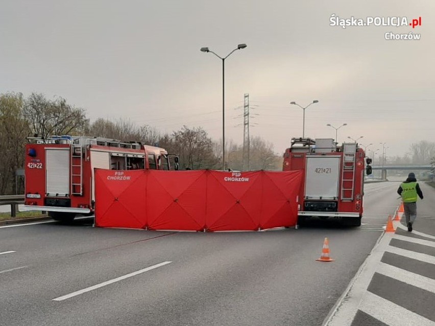 Śmiertelny wypadek na DTŚ w Chorzowie. Mężczyzna próbował przebiec przez drogę, został potrącony