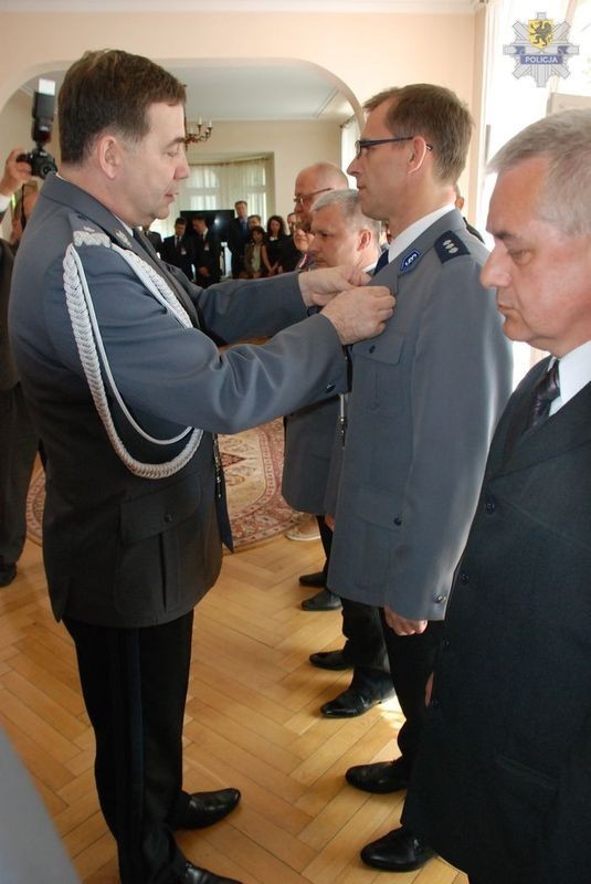 KMP Słupsk: Medale dla funkcjonariuszy i cywili [ZDJĘCIA]