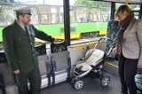 Poznań: MPK radzi, jak ustawić wózek w tramwaju [FILMY, ZDJĘCIA]