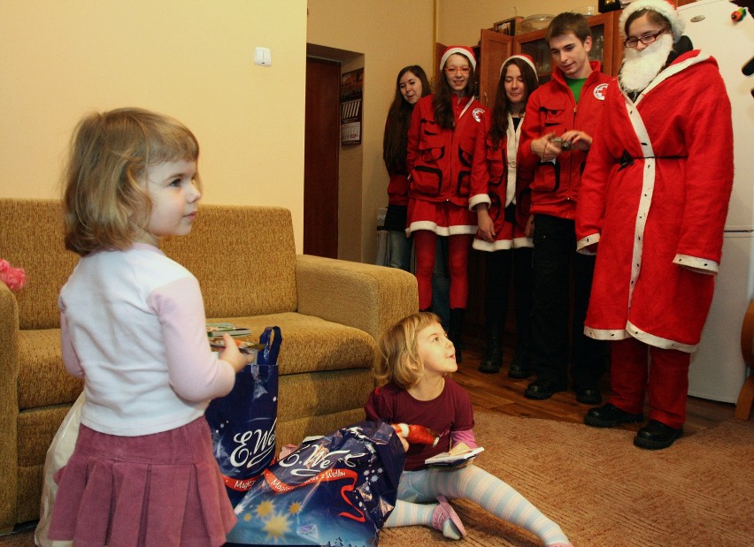 18 rodzin odwiedził Mikołaj PCK.