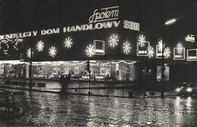 Kiedyś w Poznaniu neonów były setki. Dzisiaj zostały pojedyncze sztuki.