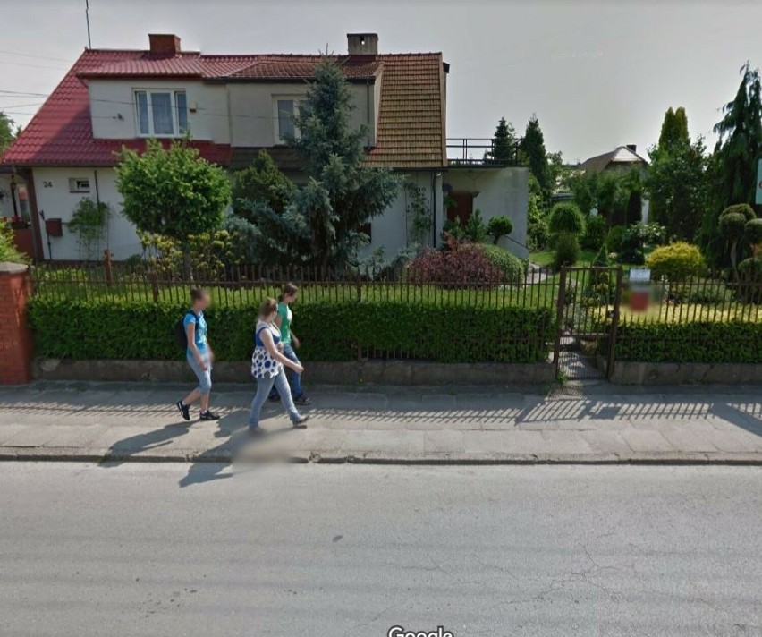 Moda na ulicach Starachowic 10 lat temu! Takie stylizacje starachowiczan uchwyciły obiektywy kamer Google Street View