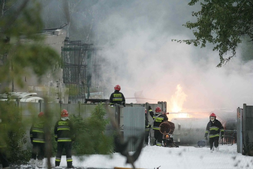 Wybuch w Gliwicach-Sośnicy zniszczył nagrobki na cmentarzu [SZCZEGÓŁY]