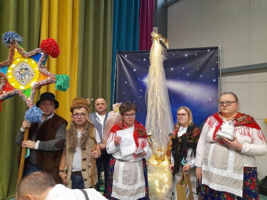 Grupa reprezentująca Bielsk Podlaski wystąpiła w kolorowych...
