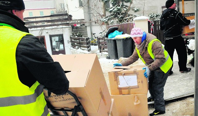 Pierwsze pudła ze starej siedziby KRS wyjechały do Świdnika we wtorek