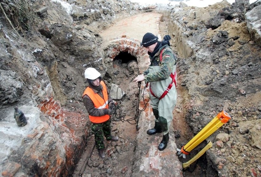 Wrocław: Odkryli tunel pod dworcem PKP (ZDJĘCIA)