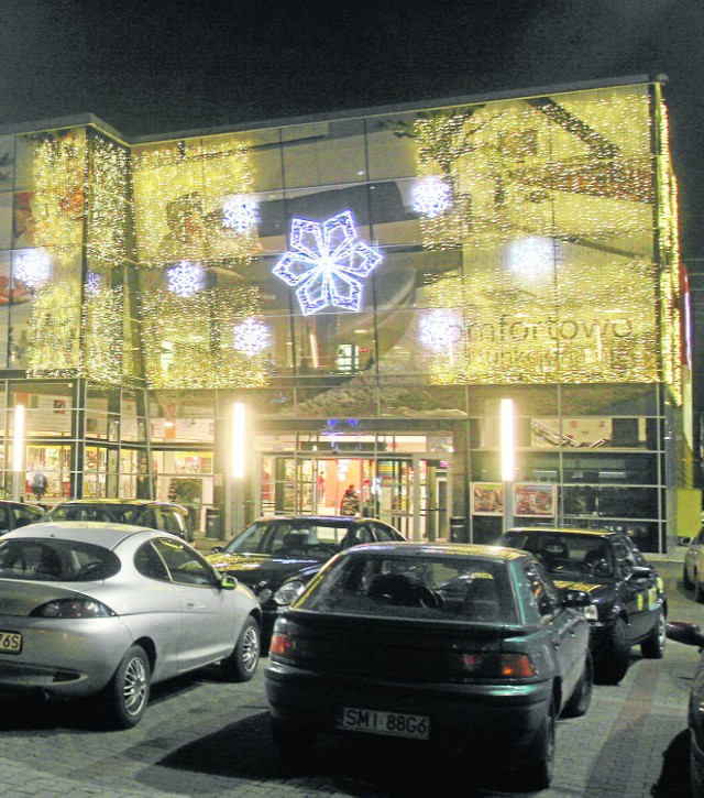 Najlepsze iluminacje świąteczne galerii handlowychKATOWICE.  Co tu kryć - centrum "Agata" przy alei Roździeńskiego to nasz faworyt.  W tym roku świąteczny wystrój jest wyjątkowo udany.