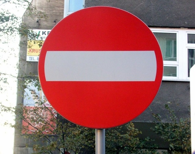Zakaz nie dotyczy dojazdu do strefy przemysłowej przy ul. Polnej w Murowanej Goślinie oraz ruchu lokalnego