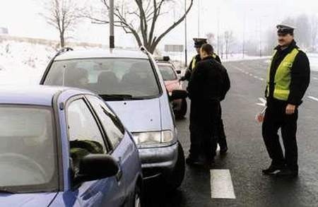 Policjanci z drogówki sprawy nietrzeźwych kierowców kierują do sądów