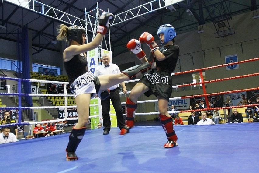 Świebodzice: Mistrzostwa Polski w kick-boxingu (Zdjęcia)