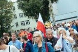 Marsz Pamięci przeszedł ulicamy Warszawy. W hołdzie ofiarom likwidacji getta [ZDJĘCIA]