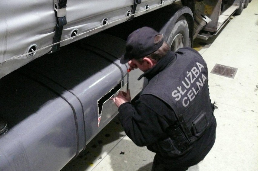 Dorohusk: Papierosowa kontrabanda w ciężarówkach