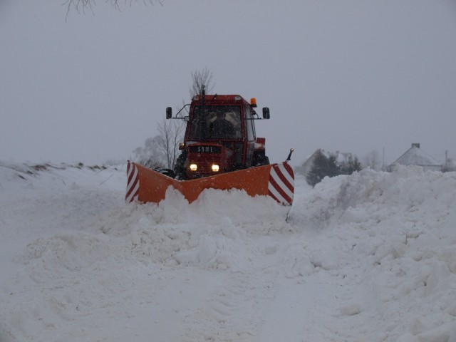 Pług śnieżny w okolicach Parchowa