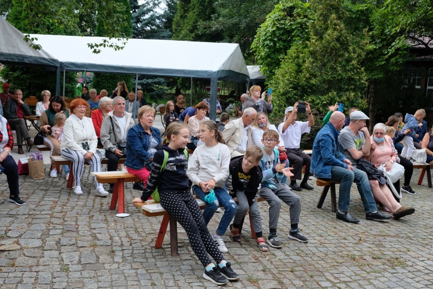 Piknik w Żarach przy bibliotece. W kulturowym tyglu śląsko - łużyckim. Zobaczcie, co się tam działo