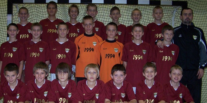 2006 rok, drużyna 12-latków Rozwoju. Arek - pierwszy z lewej...