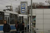 Mój reporter: Czy na przystanki wrócą schematy linii tramwajowych i autobusowych?