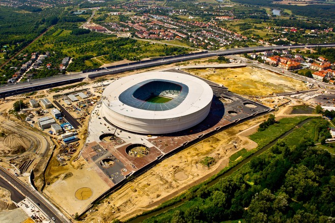 Solorz w dziurze obok stadionu chce zbudować wielką halę widowiskową