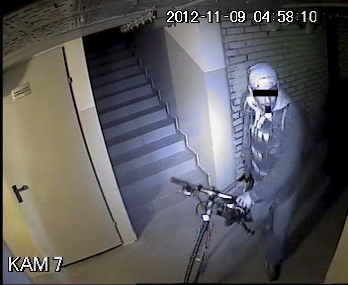 Ukradł rower z bloku przy ul. Pogodnej 36. Nagrał go monitoring